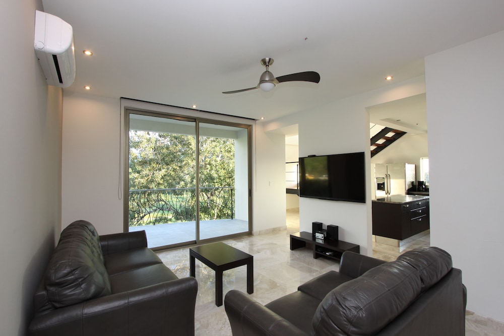 Sky Penthouses At Oceano 28/50