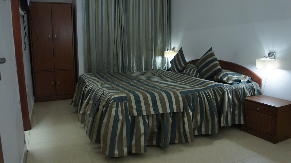 Hotel Lilawati Grand 9/13