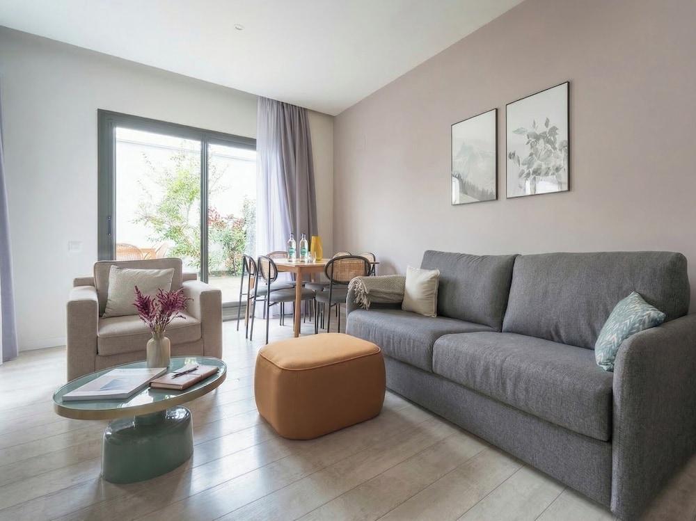 limehome Barcelona Rector Triado 48/66