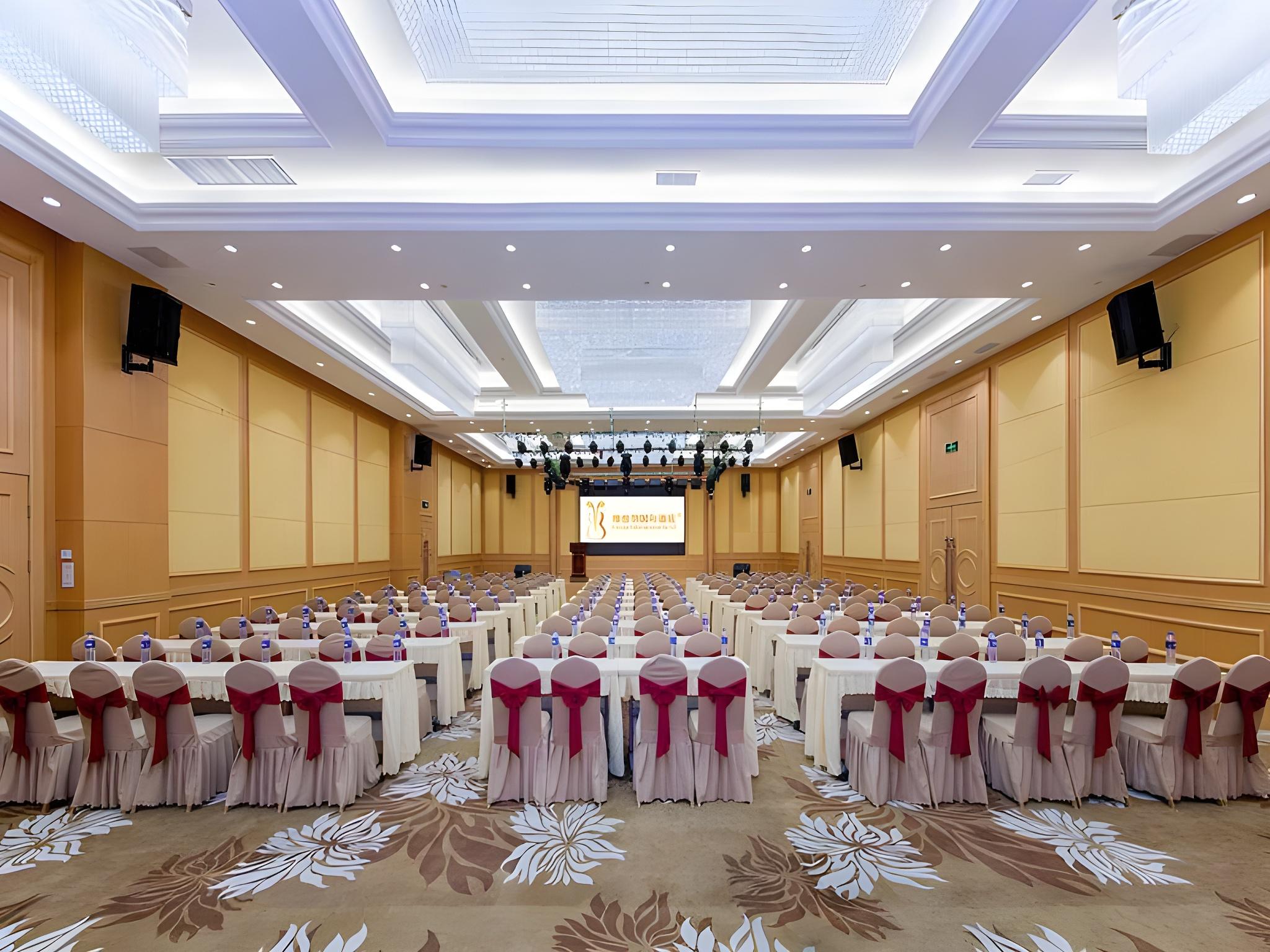 Vienna International Hotel (Huanggang Dongmen Road) 31/37