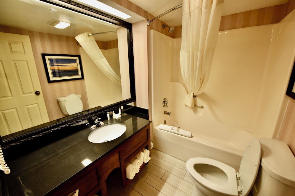 Hamilton Inn Select Beachfront 61/64