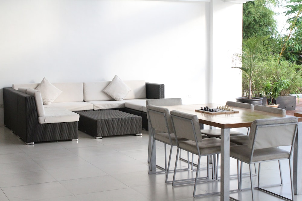 Ocean Suites Boutique Hotel 45/66