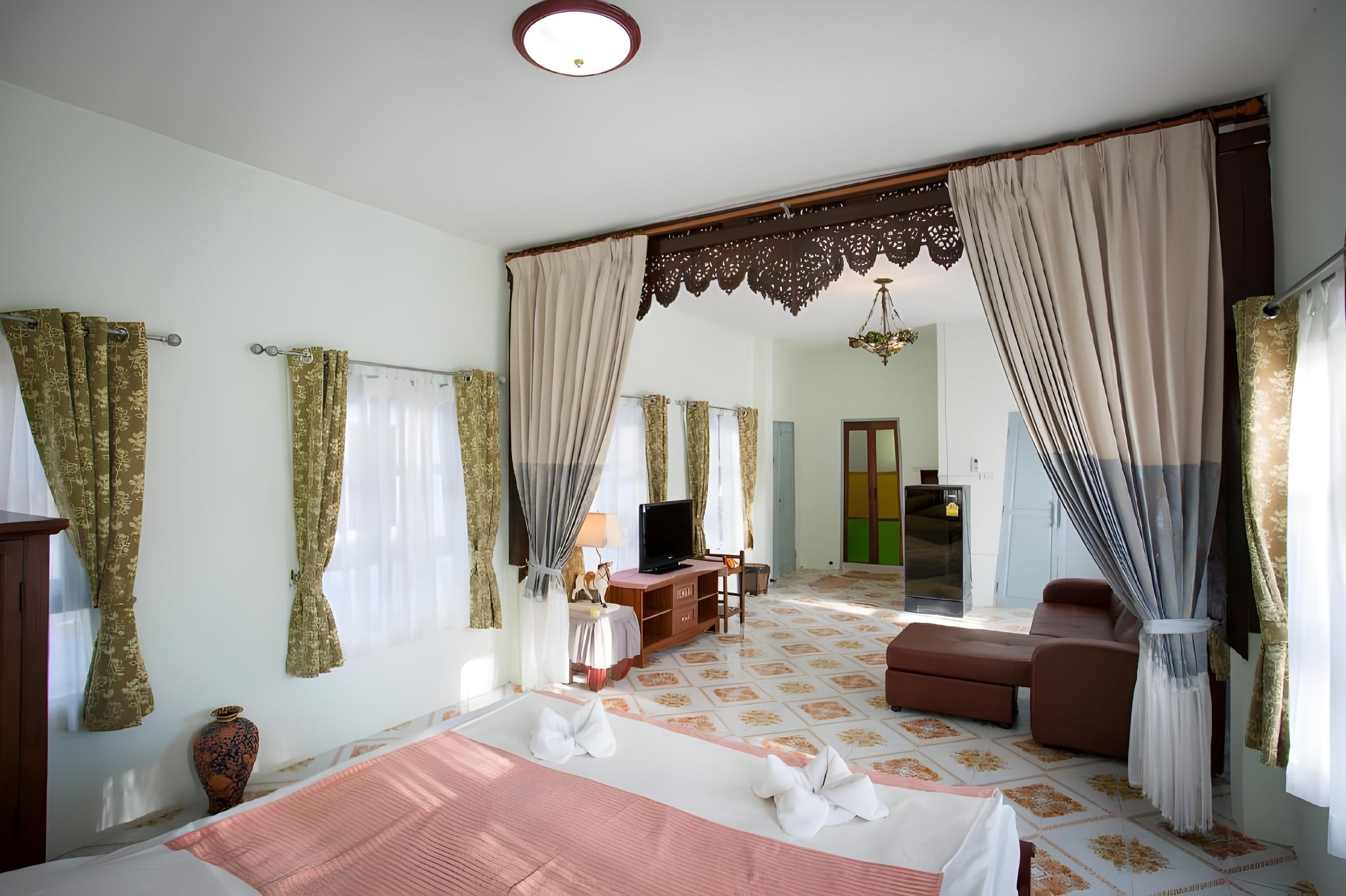 Grand, Pool, Villa