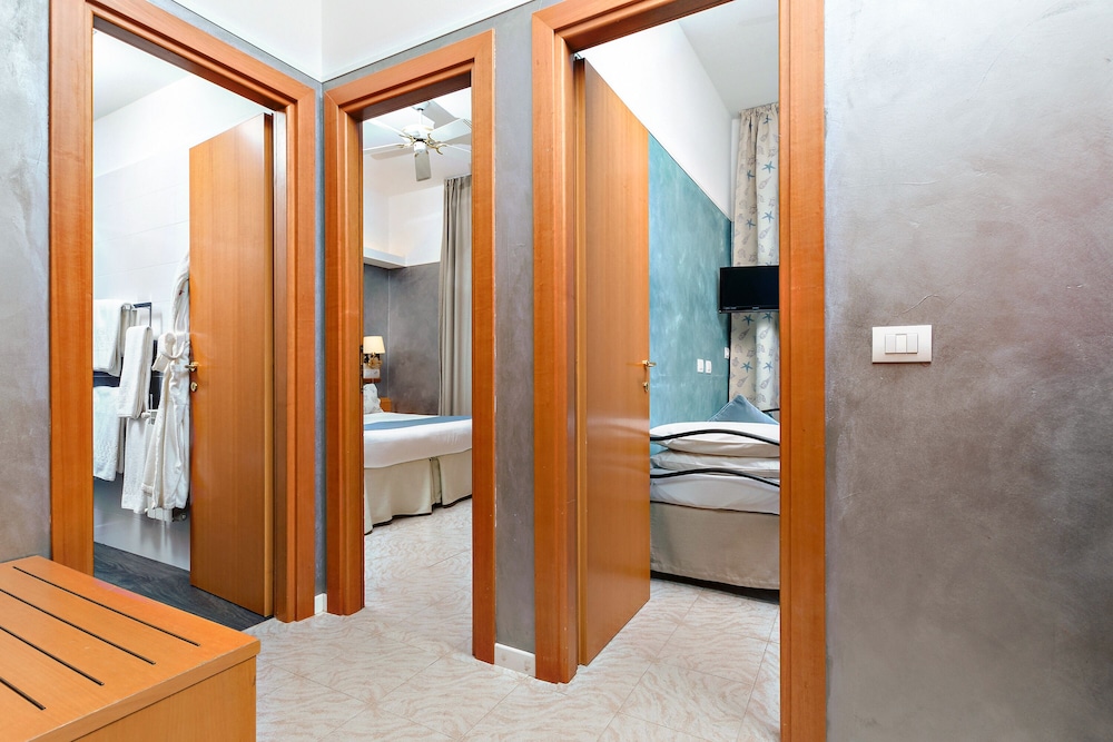 Hotel Monte Rosa 30/30