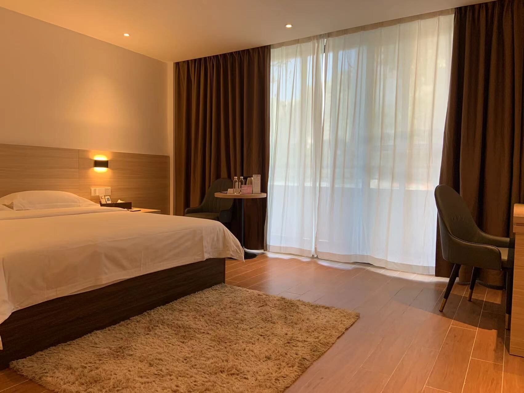 Deluxe, Suite, Queen Bed
