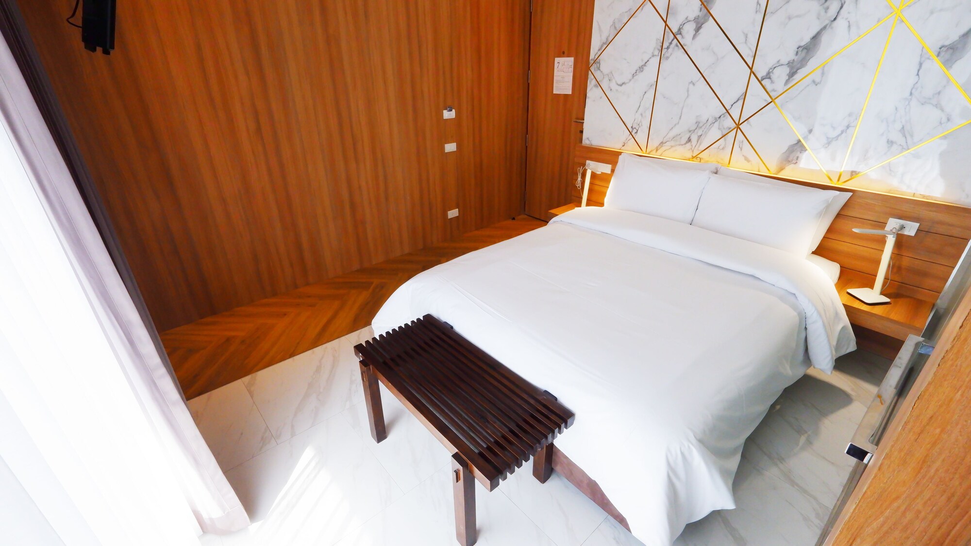SUPERIOR, DOUBLE BED, CITY VIEW