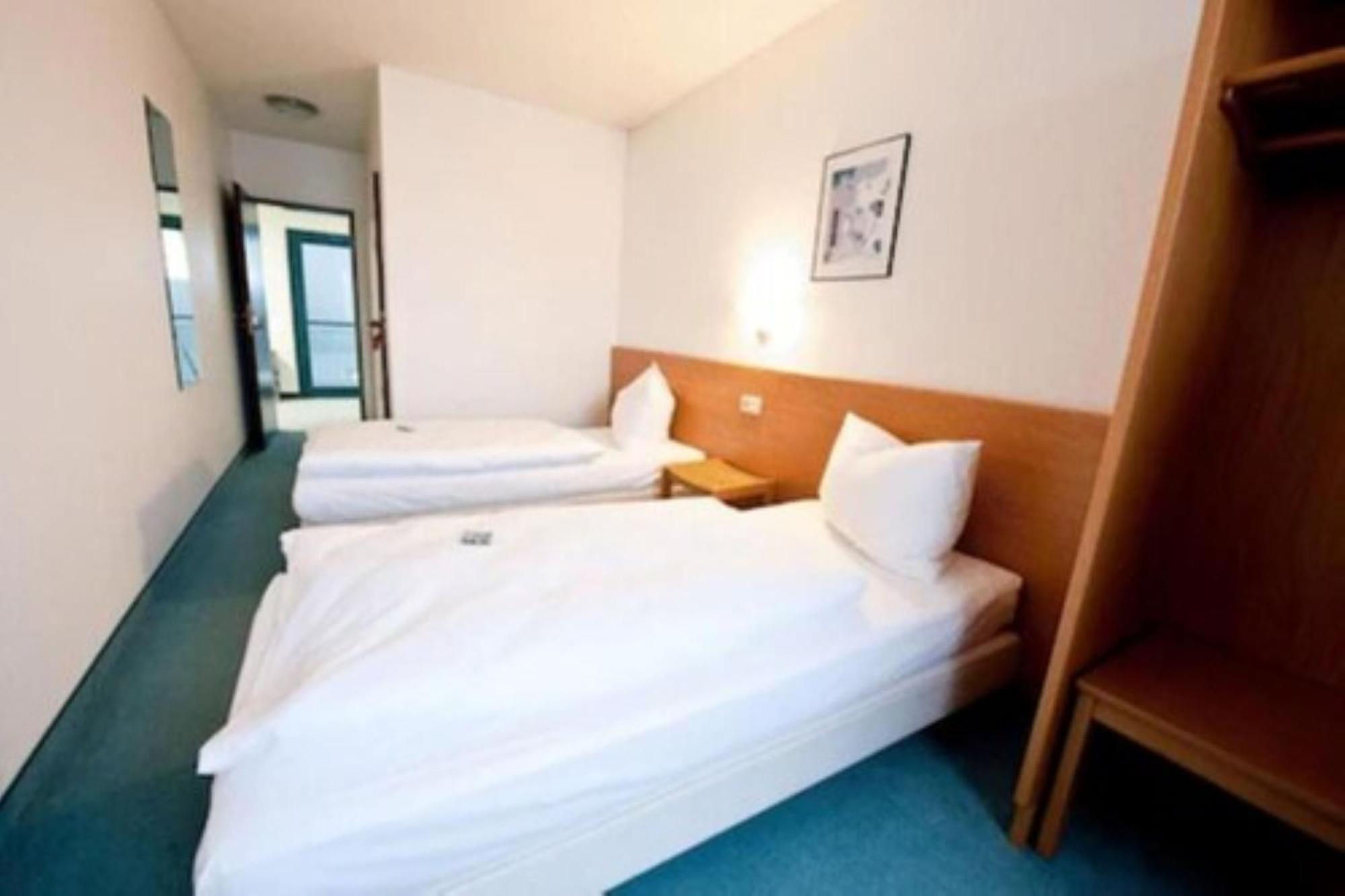 STANDARD, TWIN BEDS