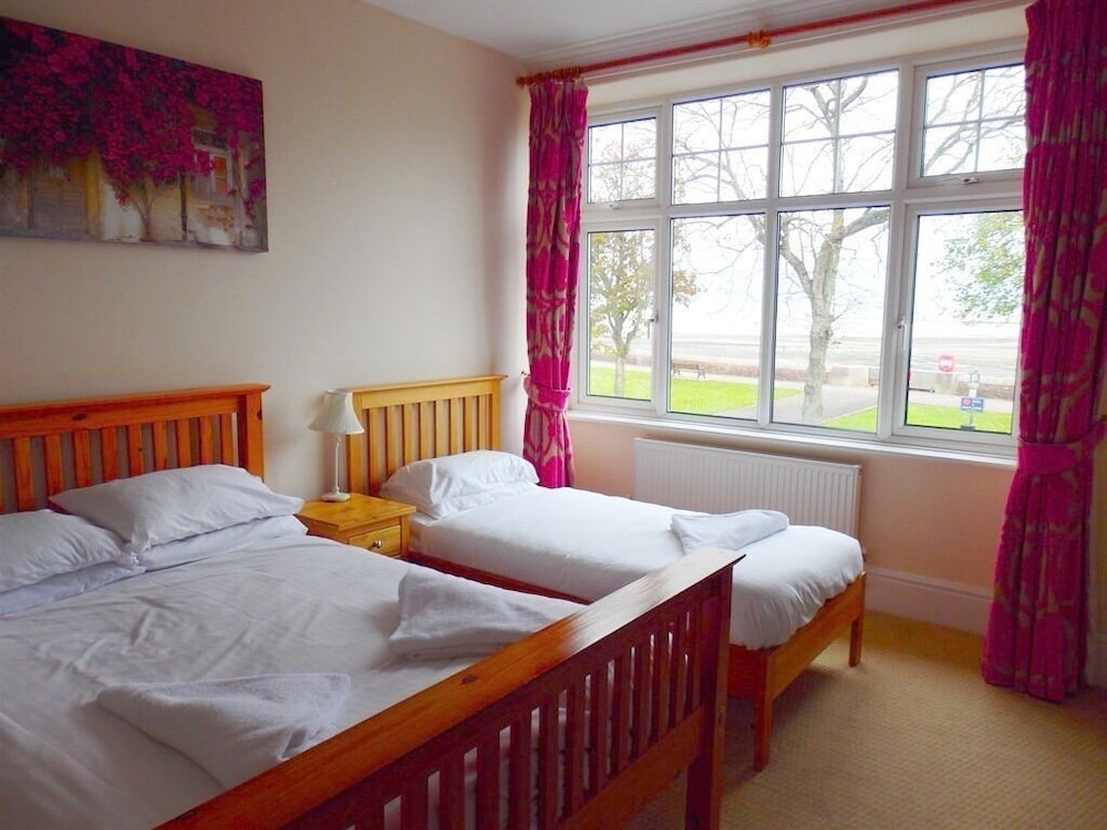 Room, Triple, Double Bed