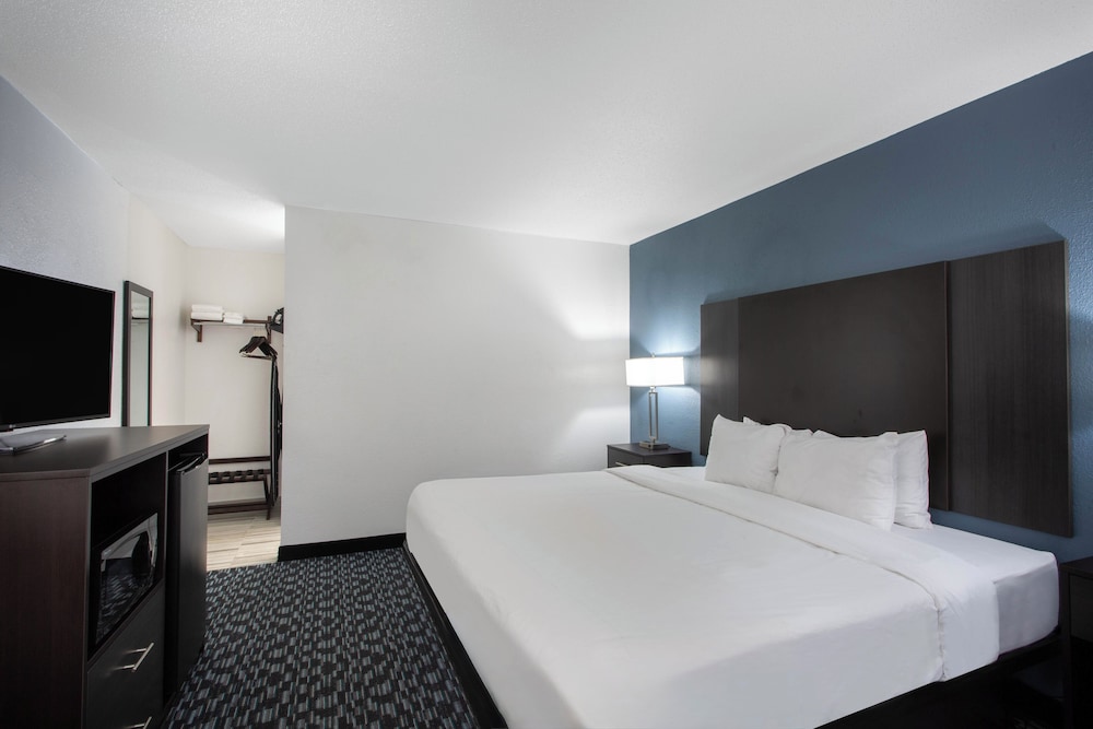 Clarion Pointe Charlotte 29/57