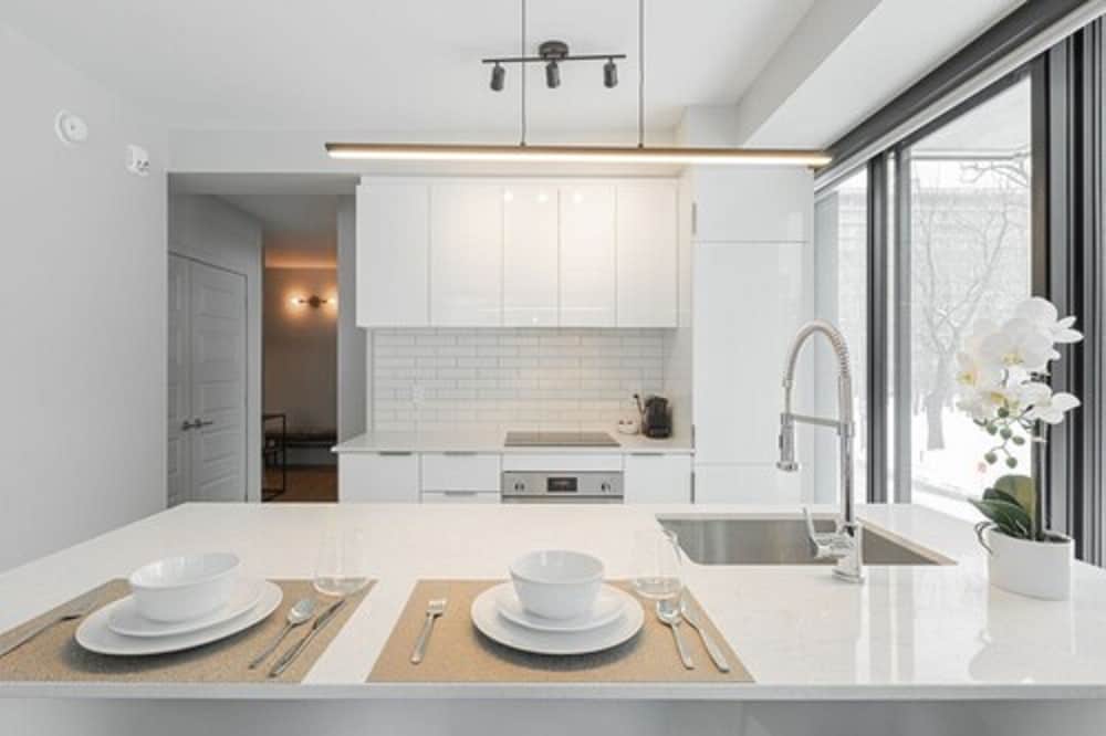 Griffintown Hotel 4/25