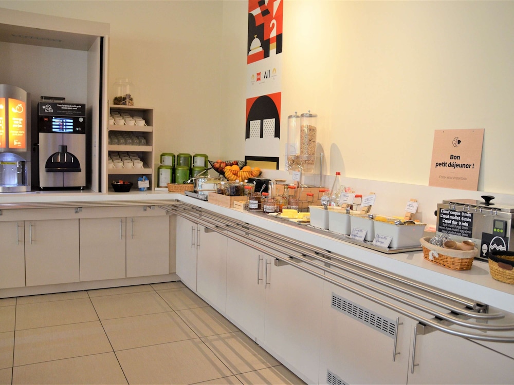 Ibis Guingamp - Coeur De Bretagne 12/63