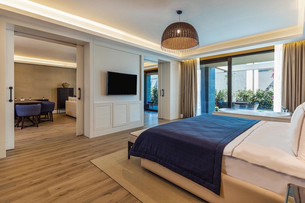 The Norm Le Chic Bodrum 25/75
