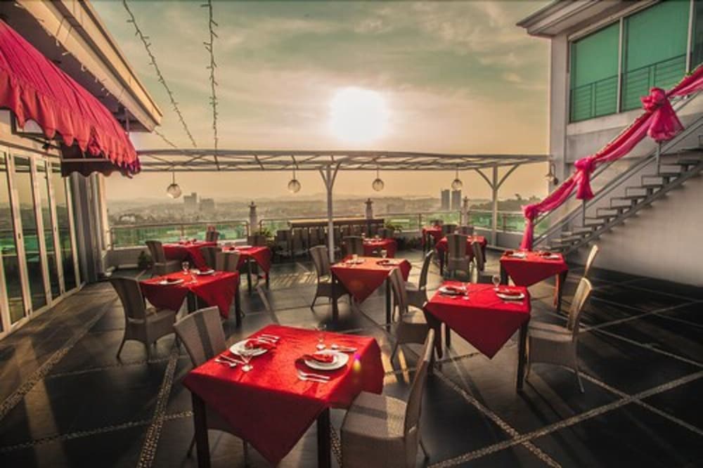 Kings Hotel Nagoya Batam 33/50