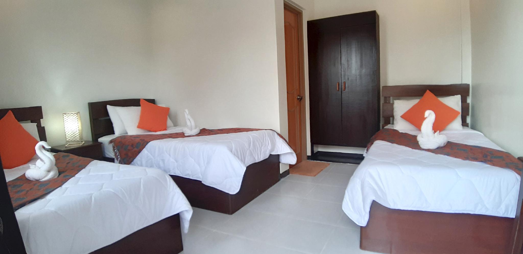 Room, Triple, 3 Beds, Road Side