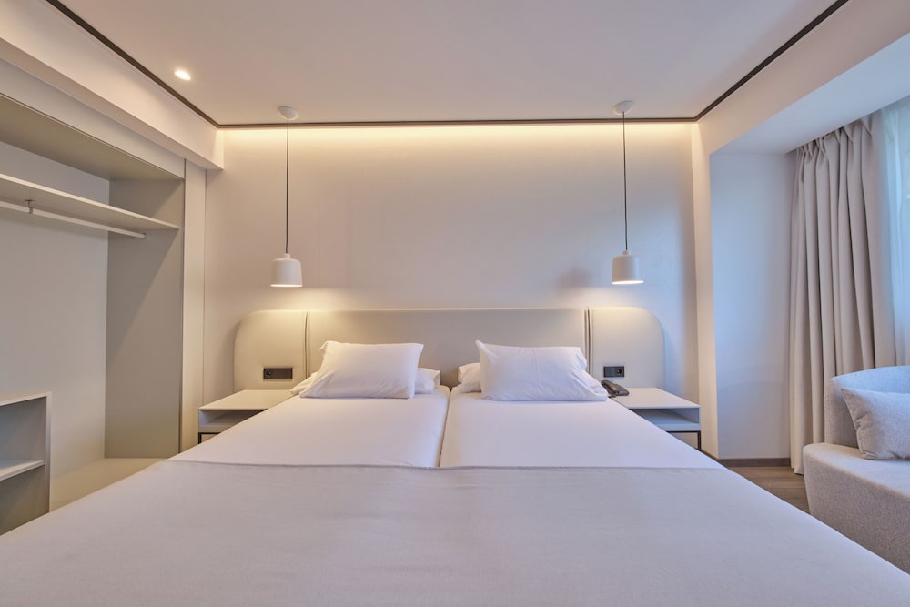 STANDARD, DOUBLE BED