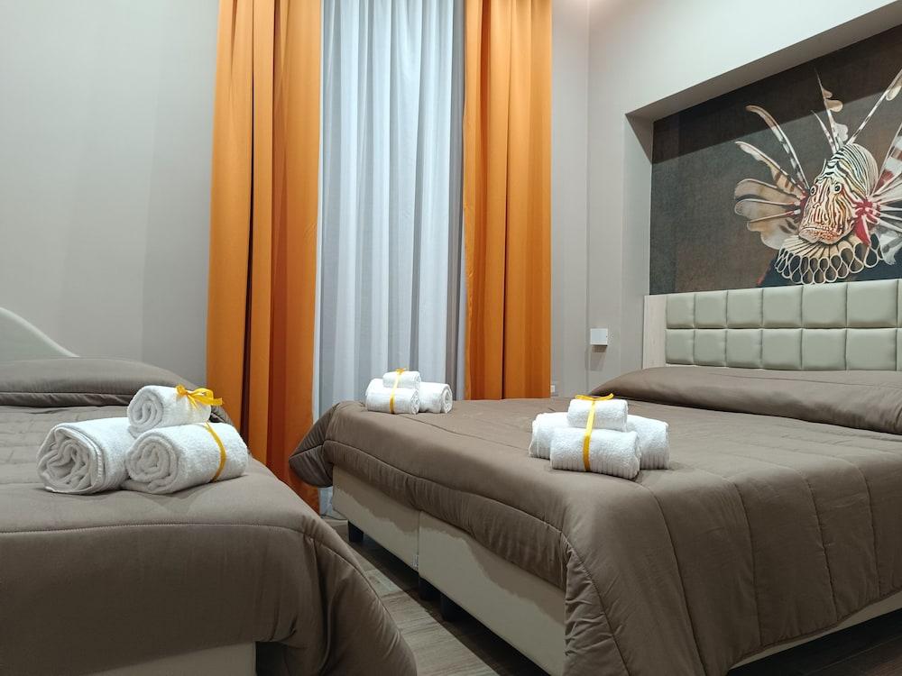 ROOM, TRIPLE