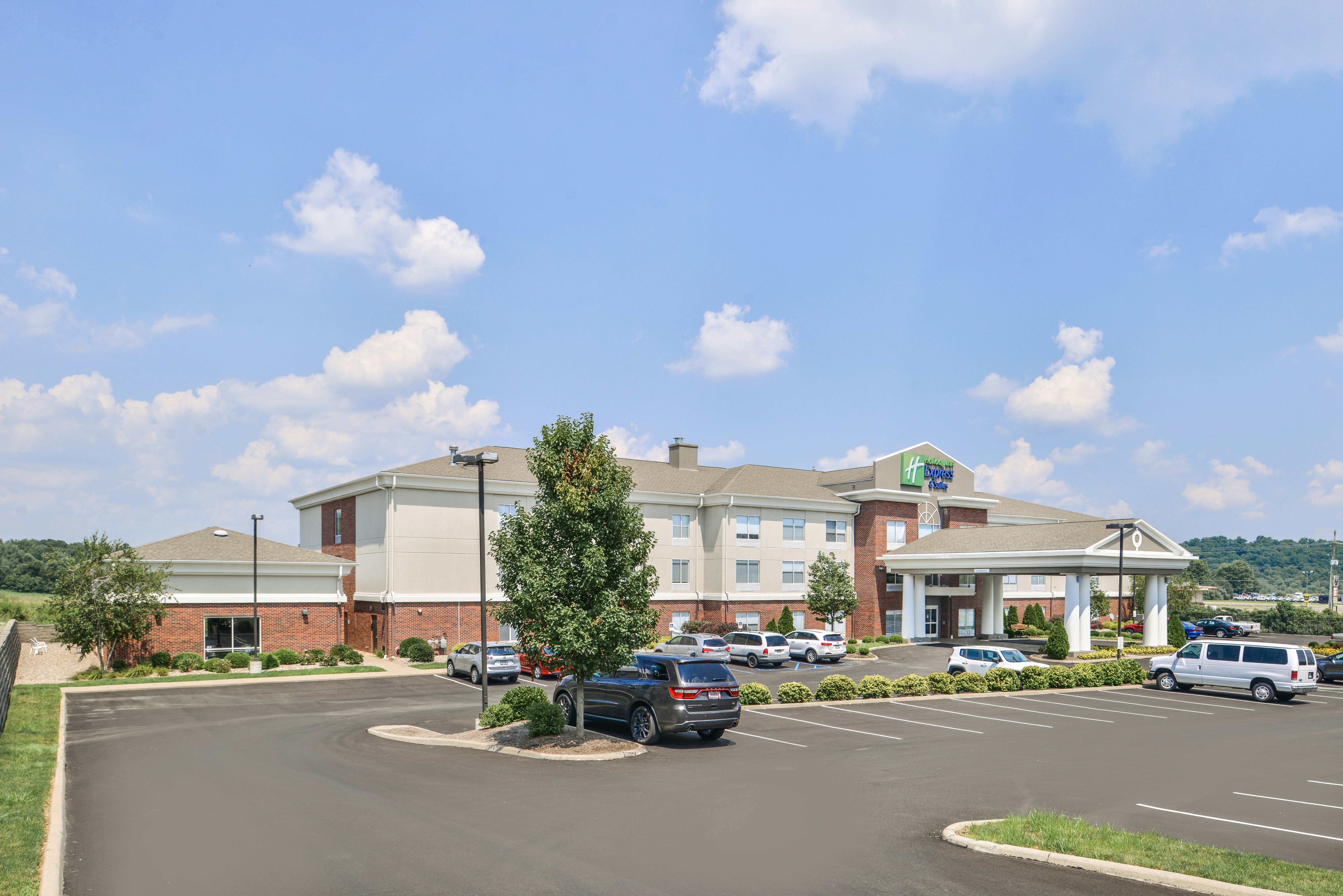 Holiday Inn Express Hotel And Suites Parkersburg Mineral Wells 40/42