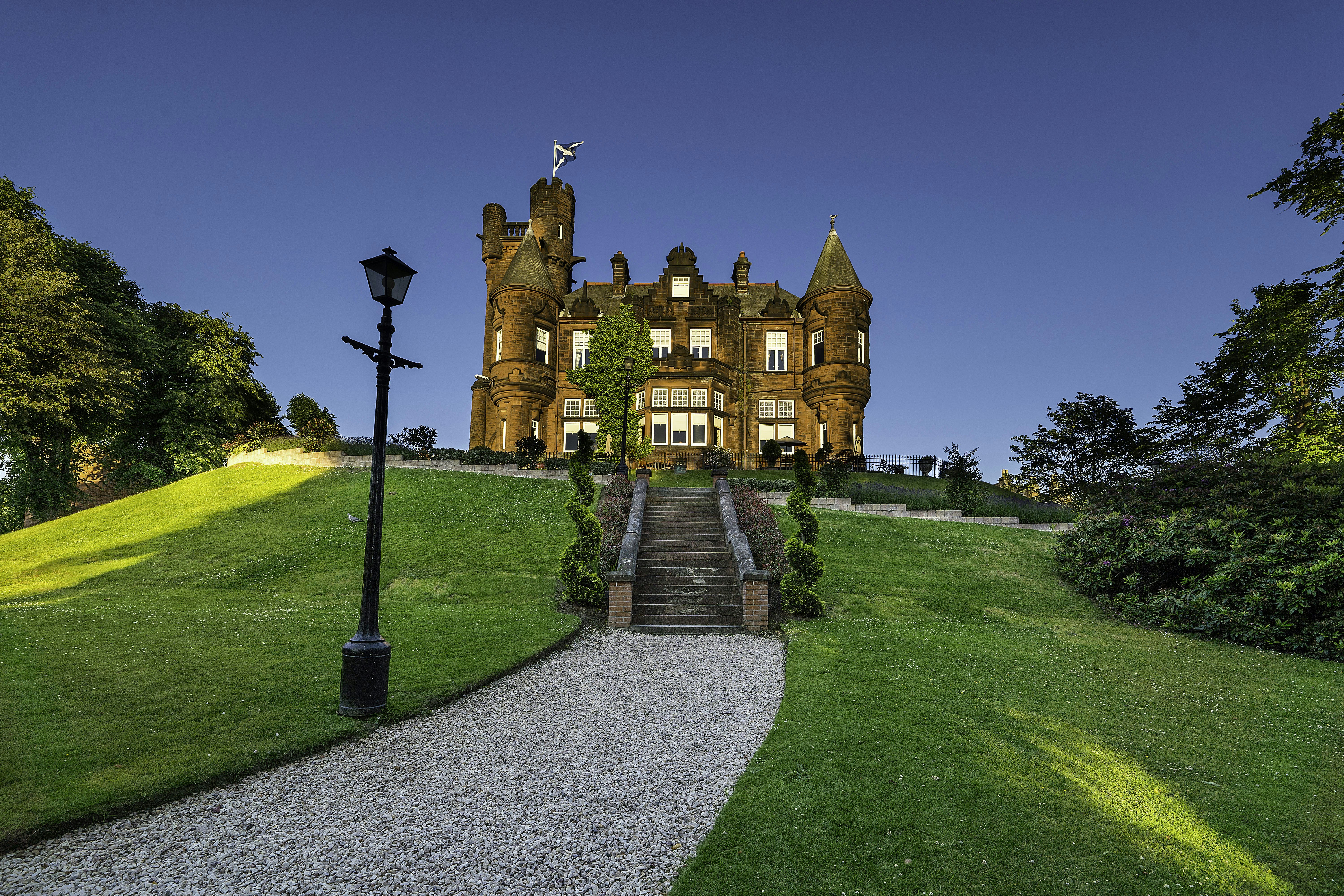 Sherbrooke Castle Hotel 52/53