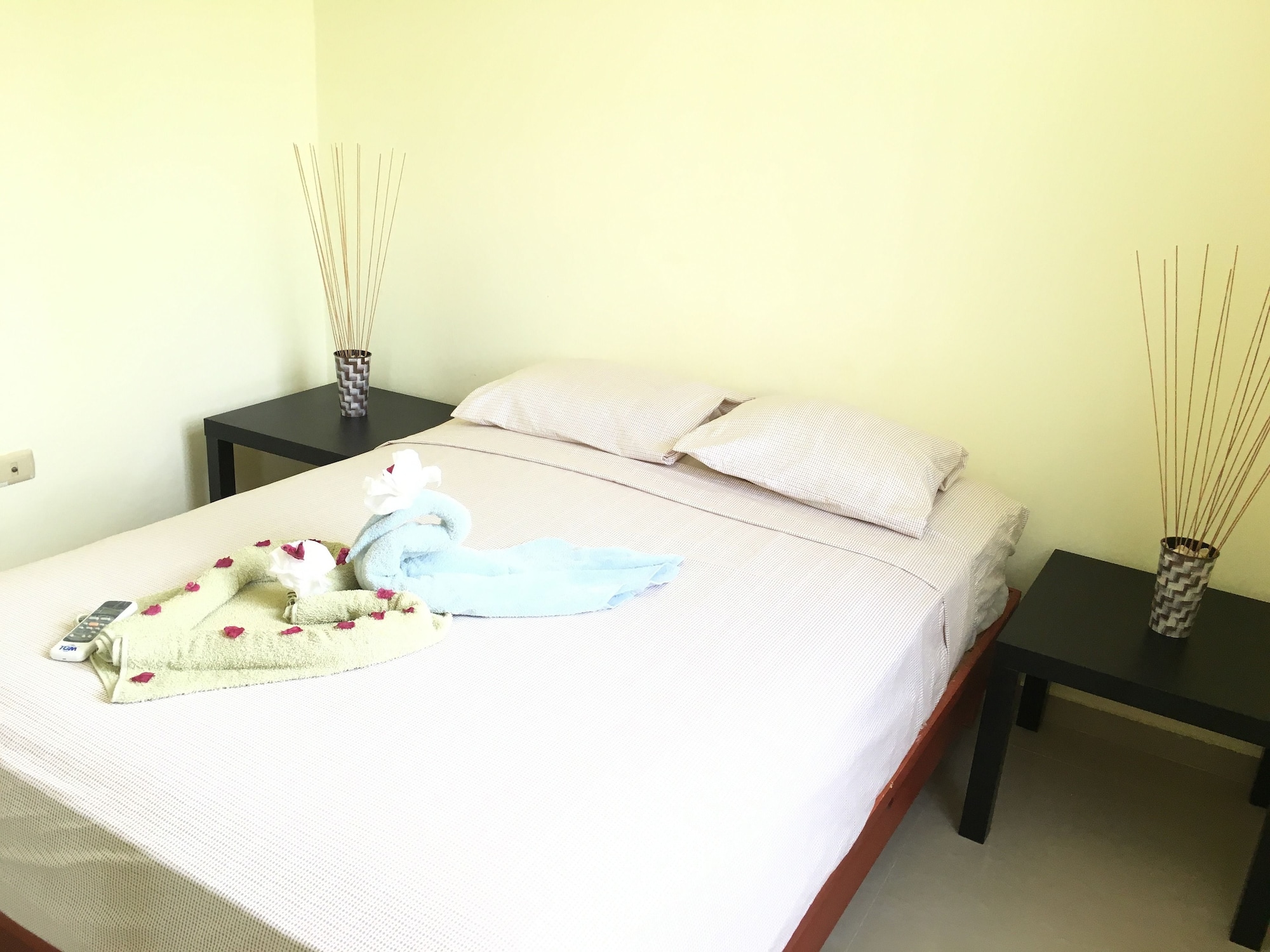 2 Bedrooms, Family, Apartment, 2 Double Beds, Beach Side, Kitchen، Costambar 3/6