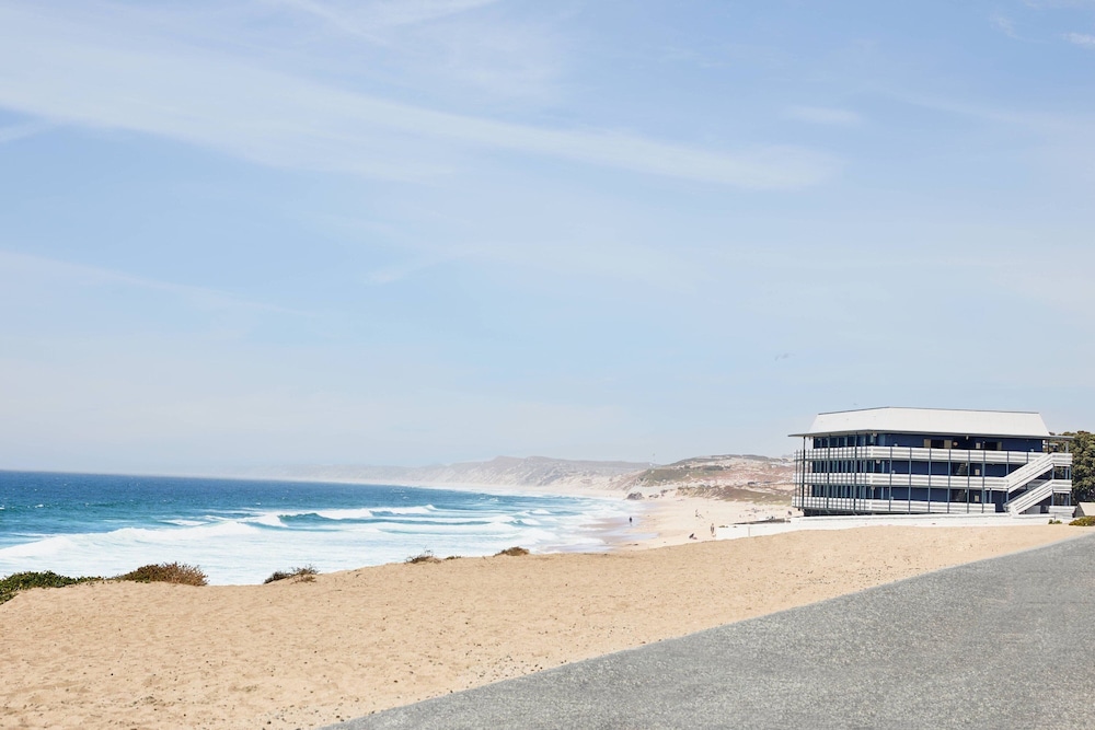 Monterey Beach Hotel, a Tribute Portfolio Hotel 81/83