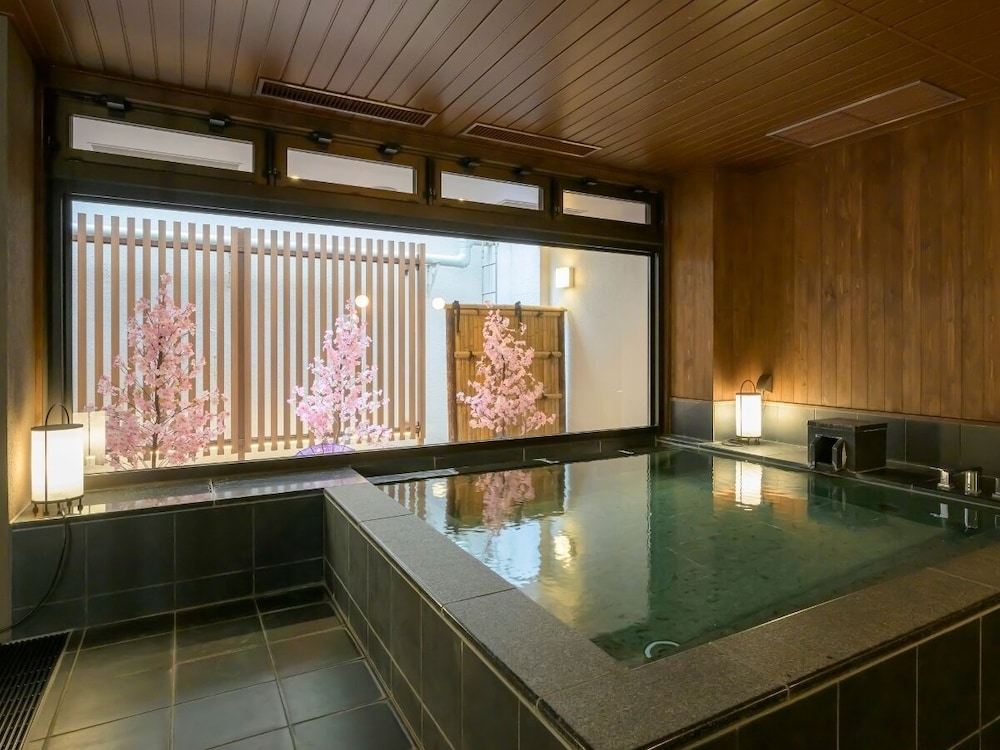 swimming pool spa