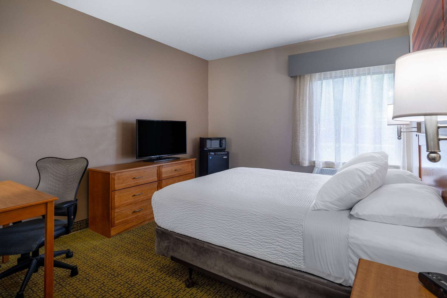 Days Inn & Suites by Wyndham Madison 19/41