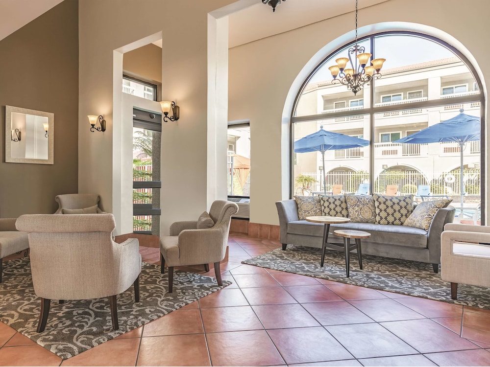 La Quinta Inn & Suites by Wyndham San Francisco Airport West 25/48