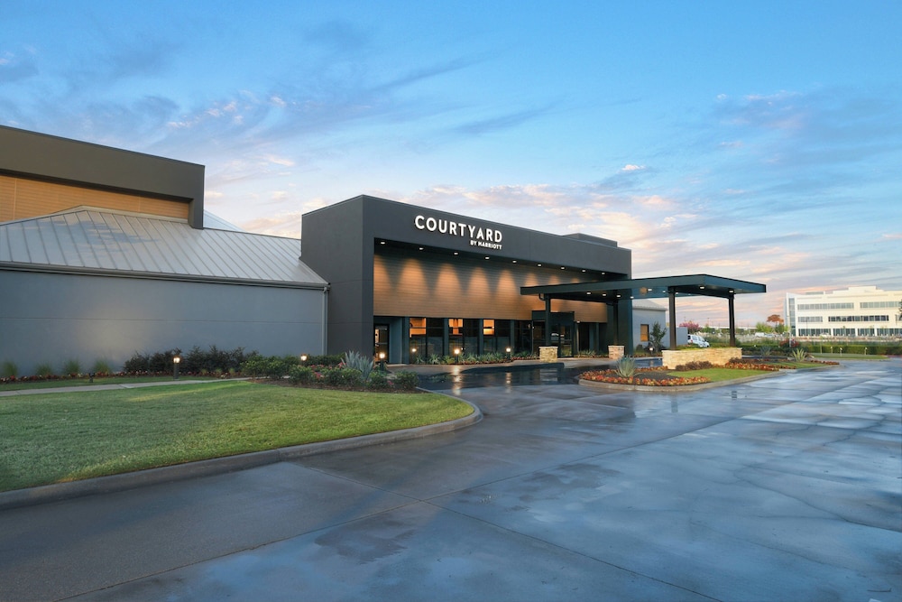 Courtyard By Marriott Dallas Dfw Airport North Irving in IRVING - TX