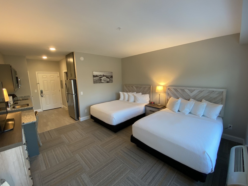 Standard, 2 Queen Beds