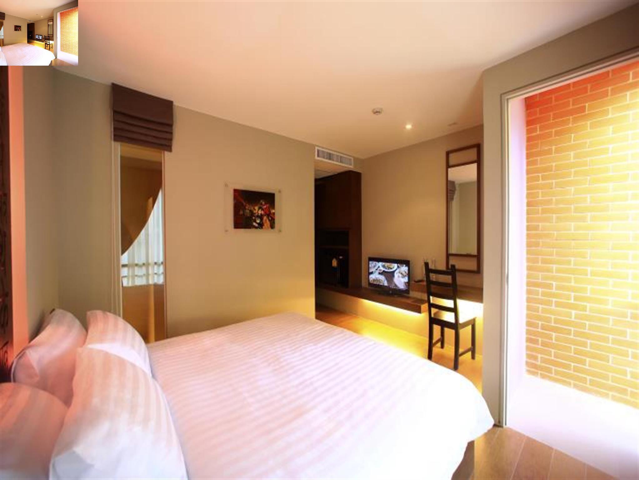 Deluxe, King Bed, Silom One 2/2