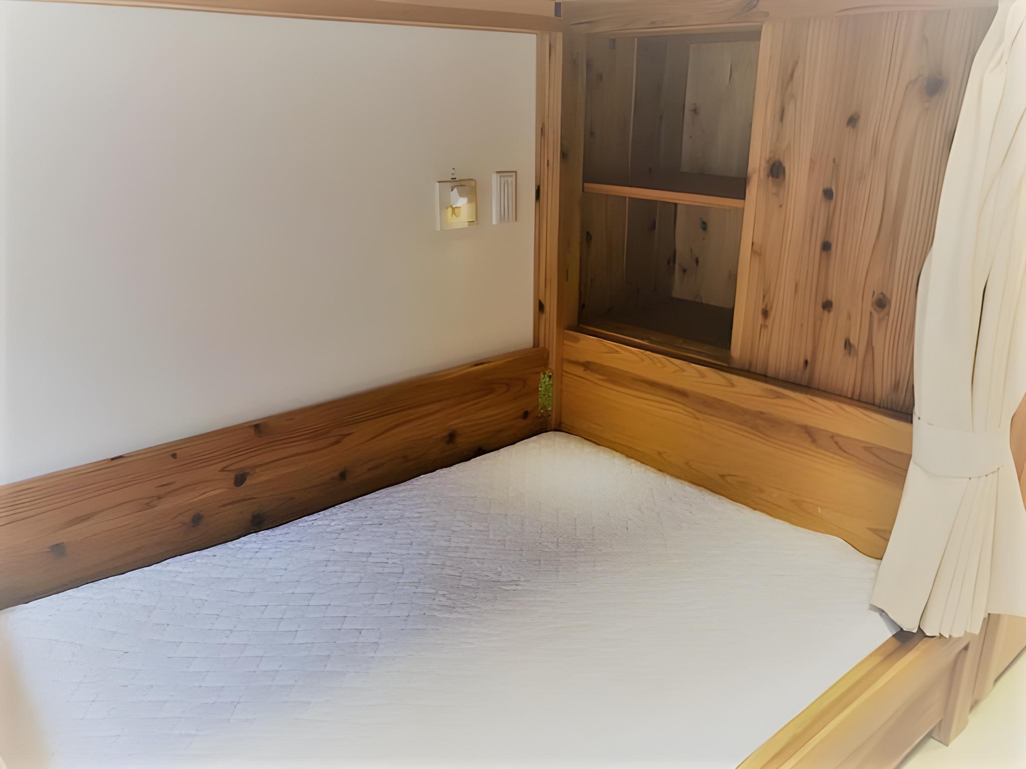 Ladies, Mixed Dorm