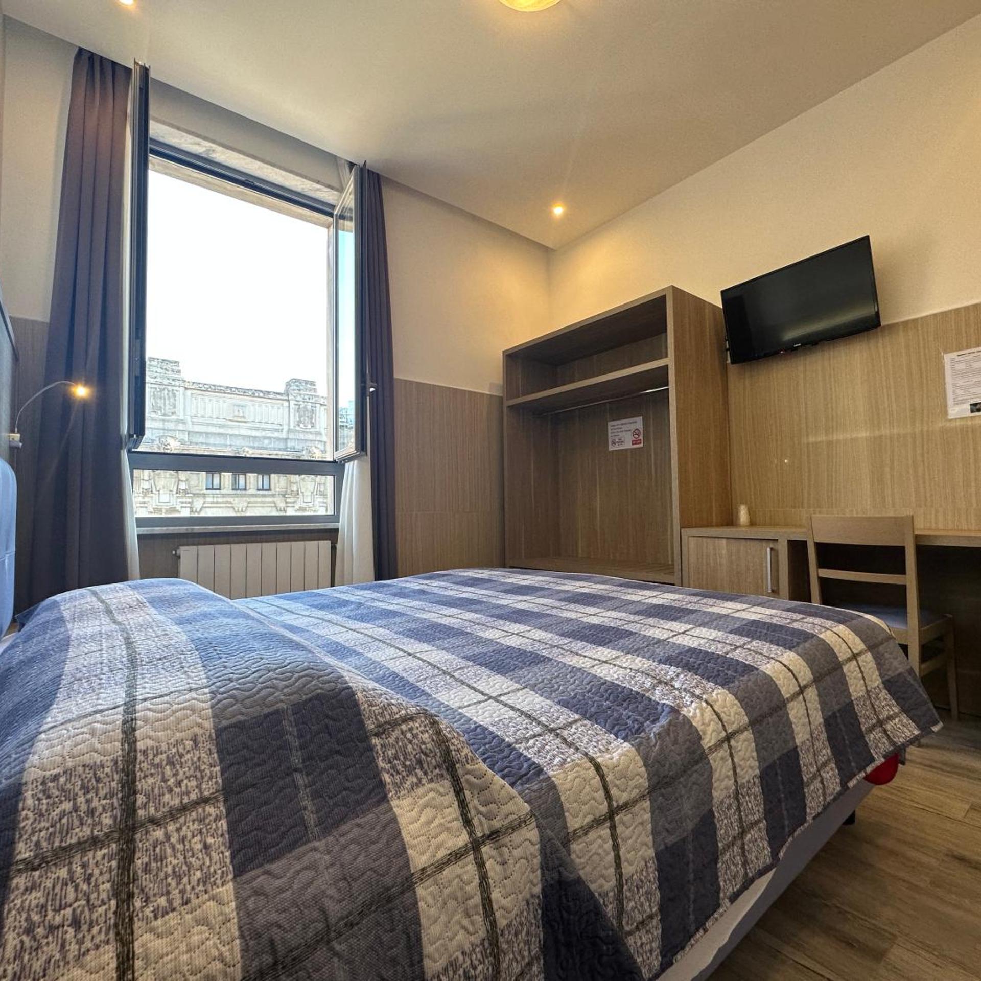 Hotel Midway 17/50