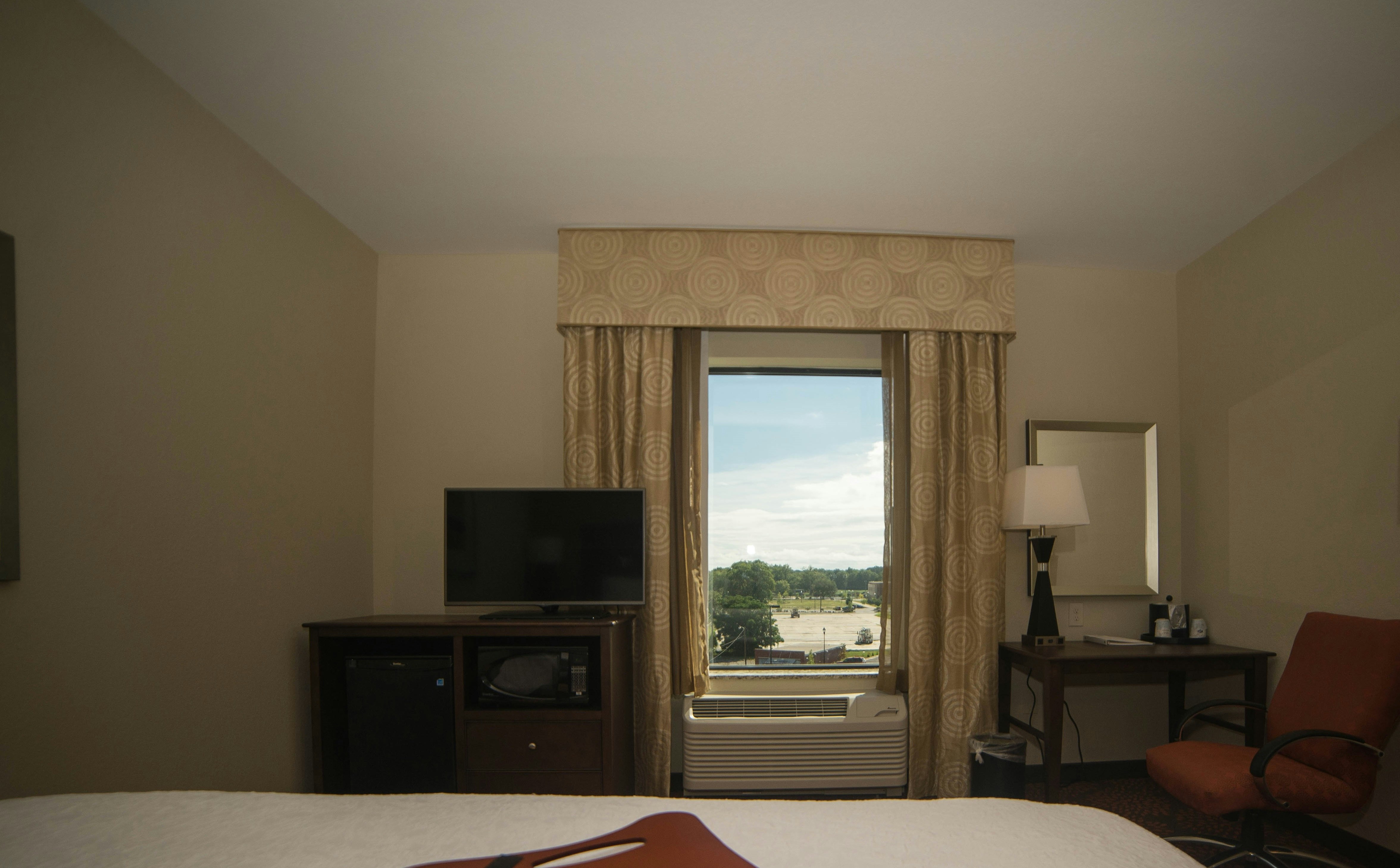 Hampton Inn & Suites Hartsville 48/76