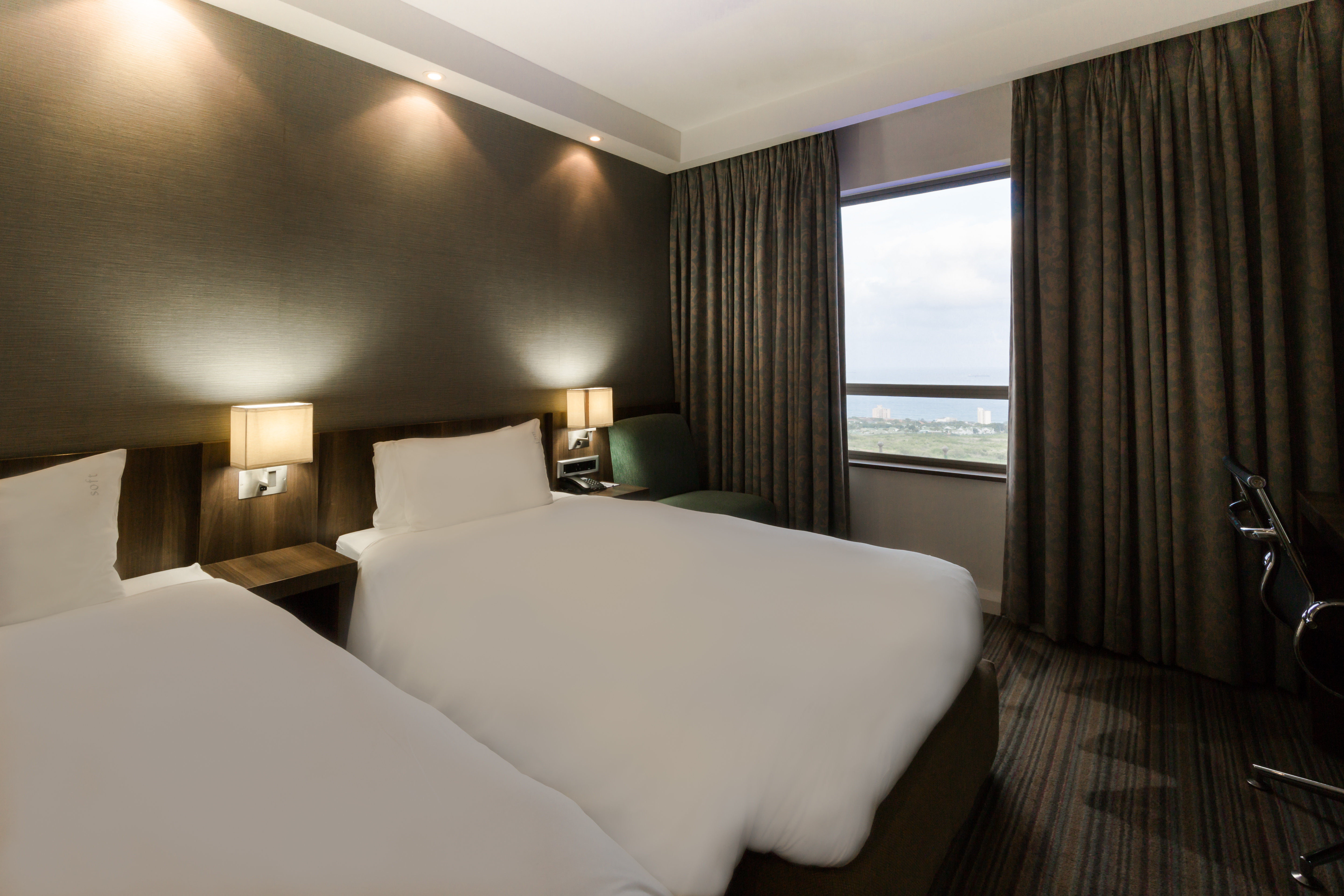 HOLIDAY INN EXPRESS DURBAN - UMHLANGA 31/83