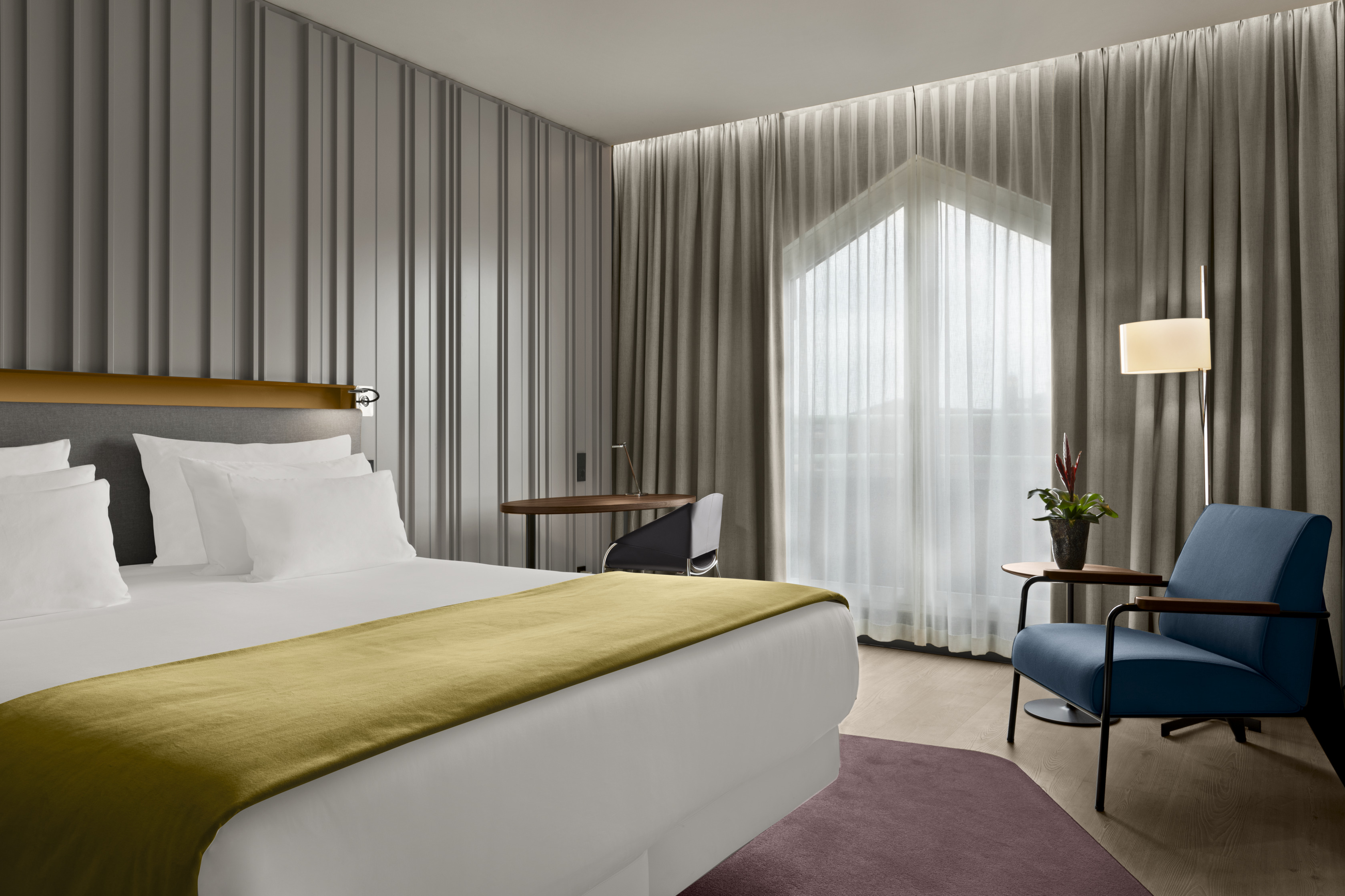 Premium, King Bed