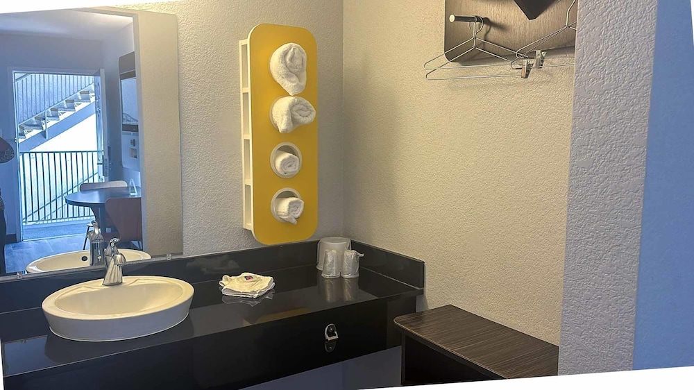 Motel6 Watsonville, CA - Monterey Area 61/64