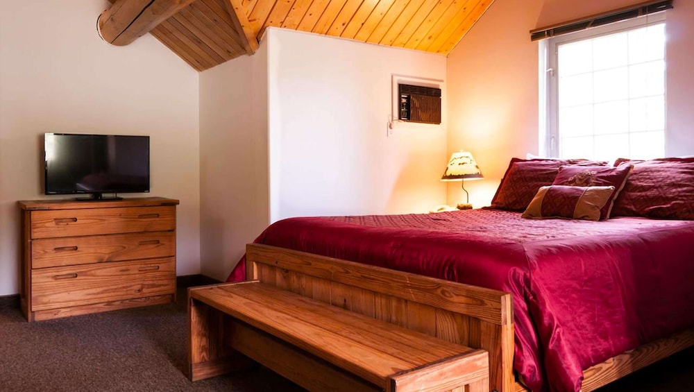 Dodge Peak Lodge By Magnuson Worldwide 18/50