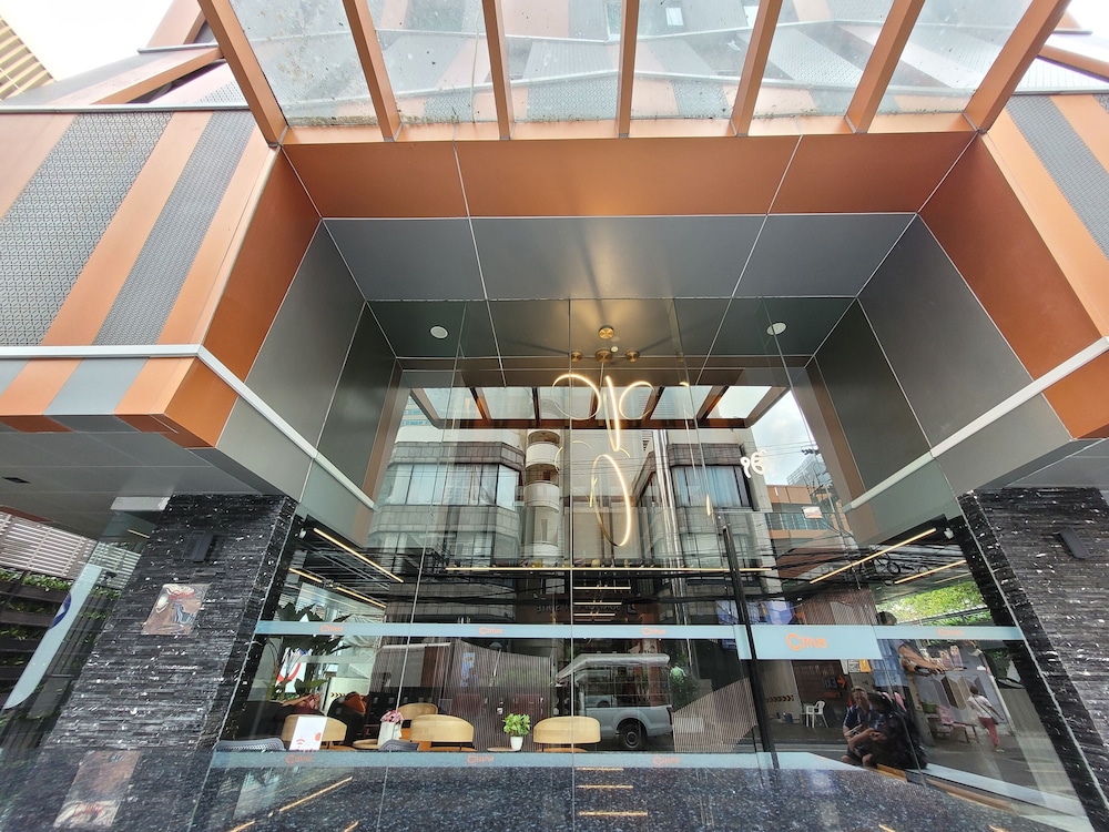 Hotel Citrus Sukhumvit 13 by Compass Hospitality 36/70