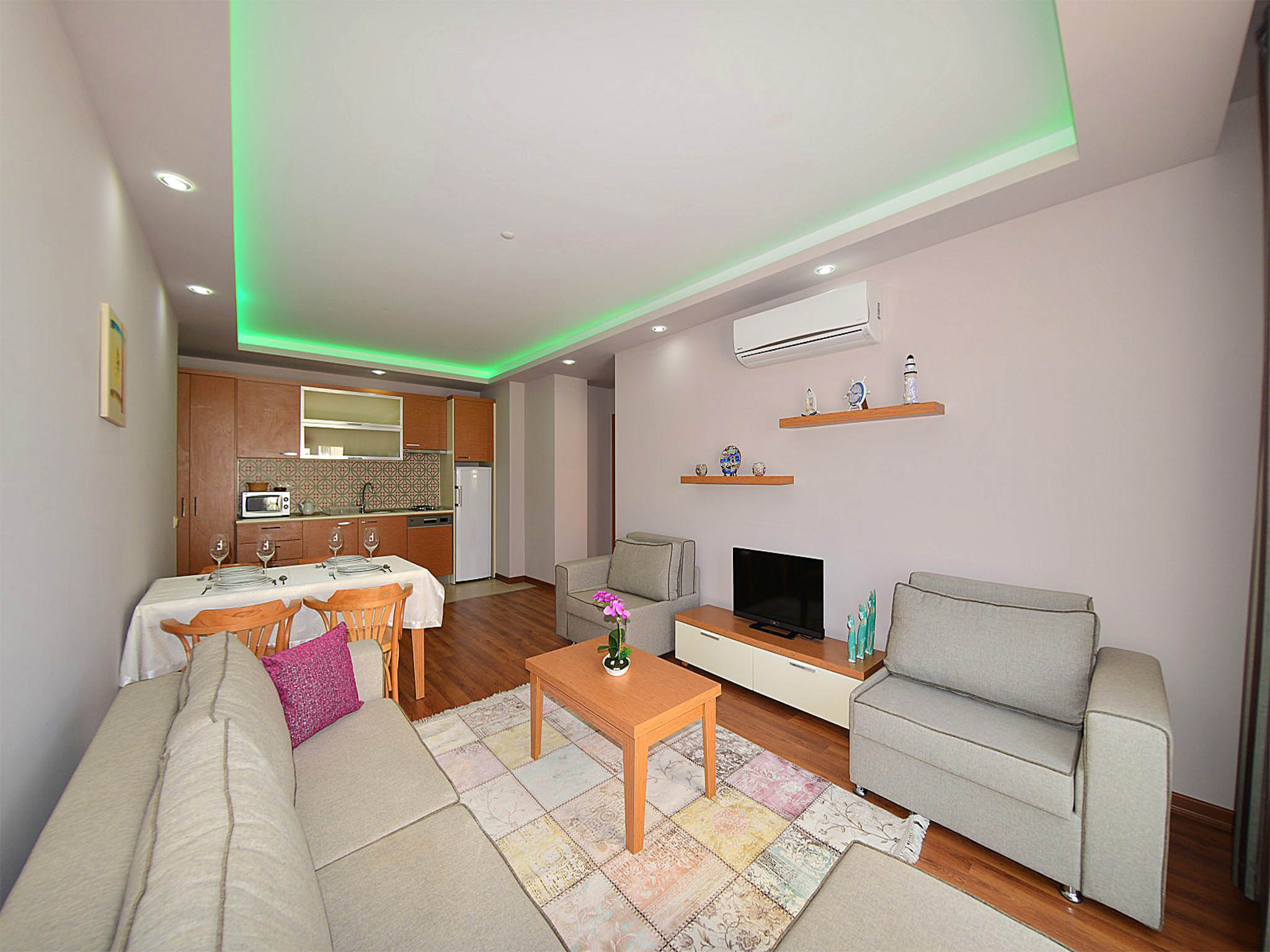 The Suites 86/100