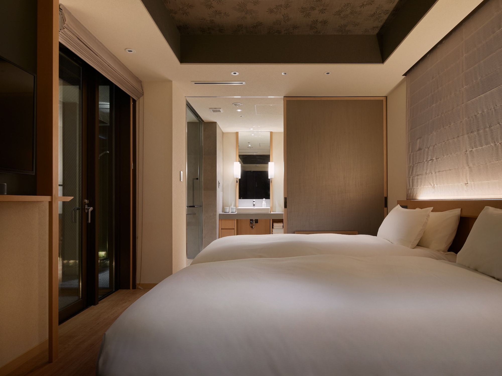 EXECUTIVE, TWIN BEDS