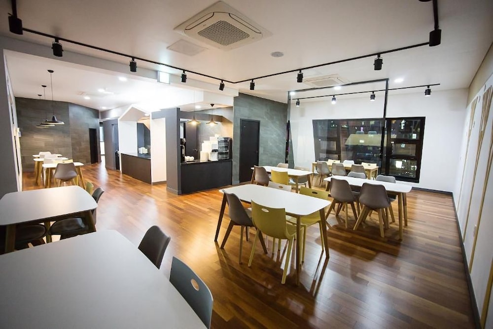Boutique Hotel Wine 36/48