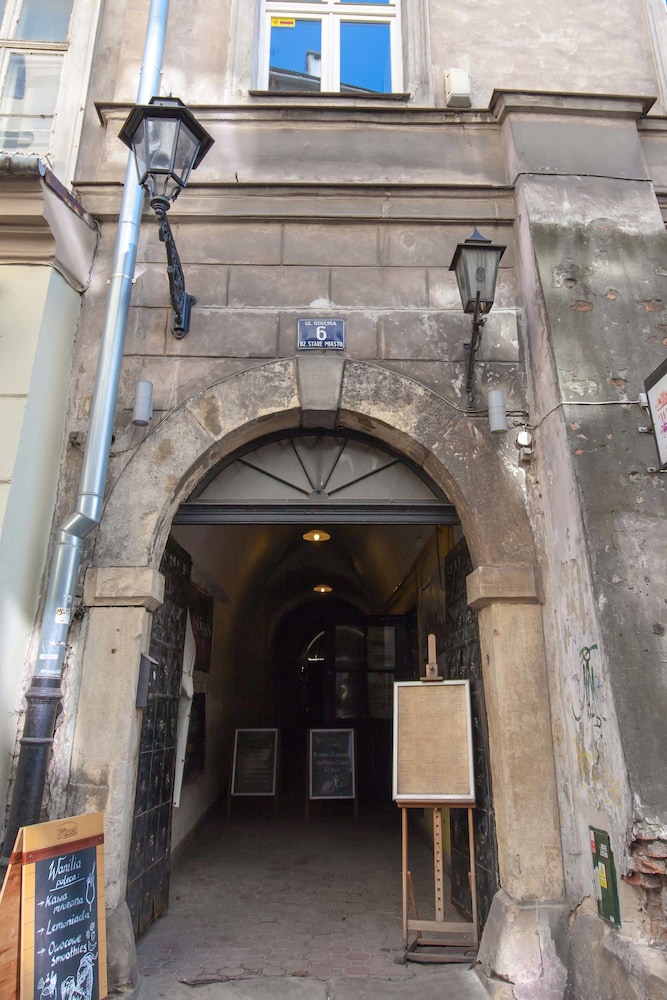 Draggo House- Hostel 3/68