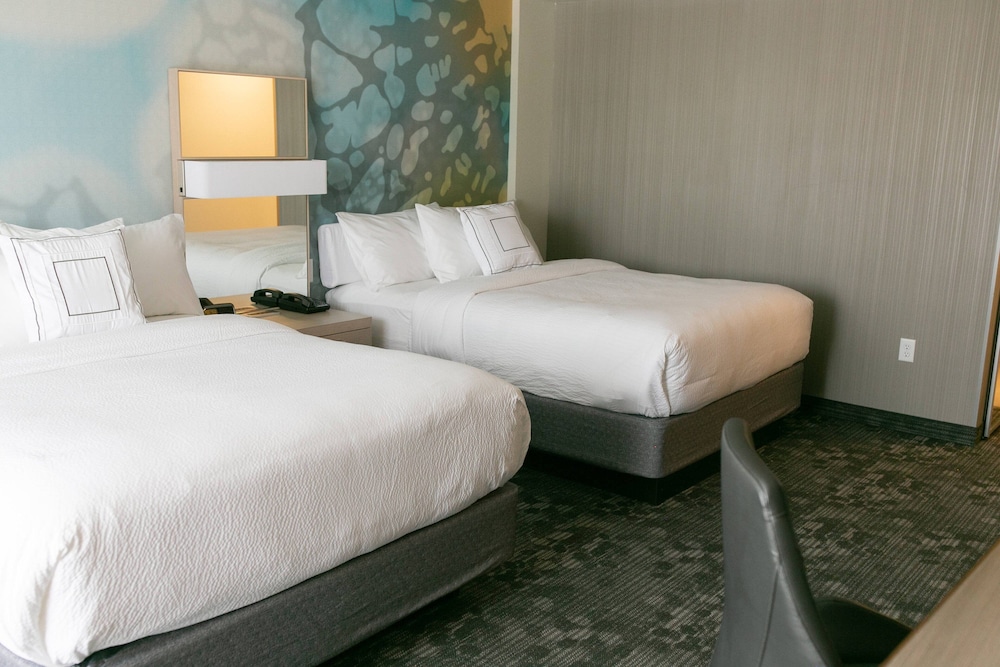 Courtyard by Marriott Elkhart 8/37