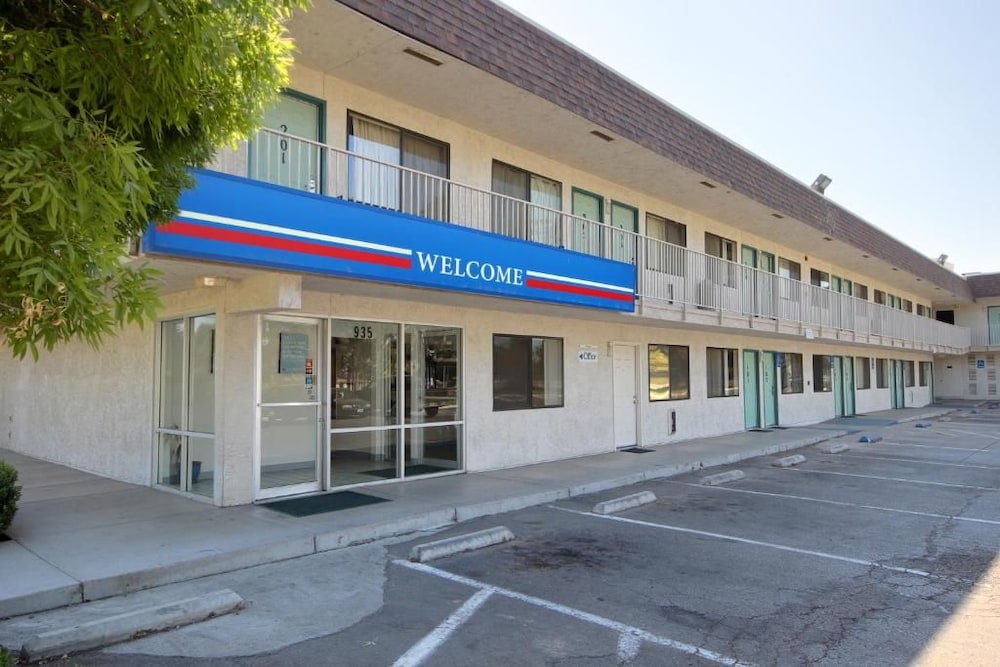 Motel6 Porterville, CA 47/57