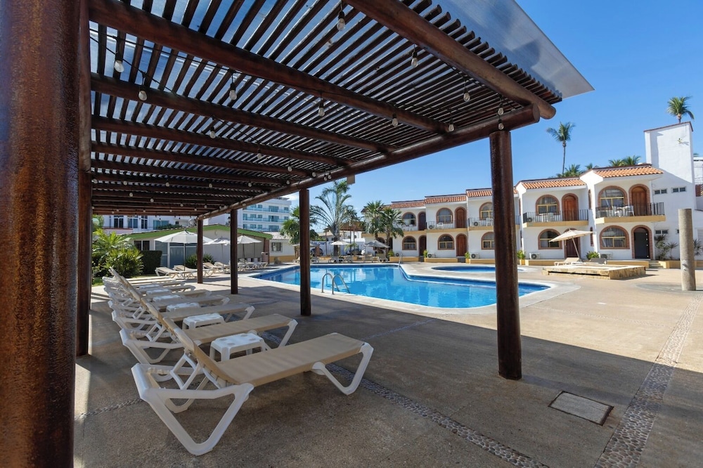 Costa Alegre Hotel And Suites 56/59