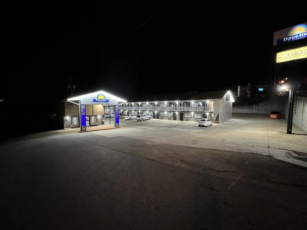 Days Inn by Wyndham Branson Near Theatre District 23/27