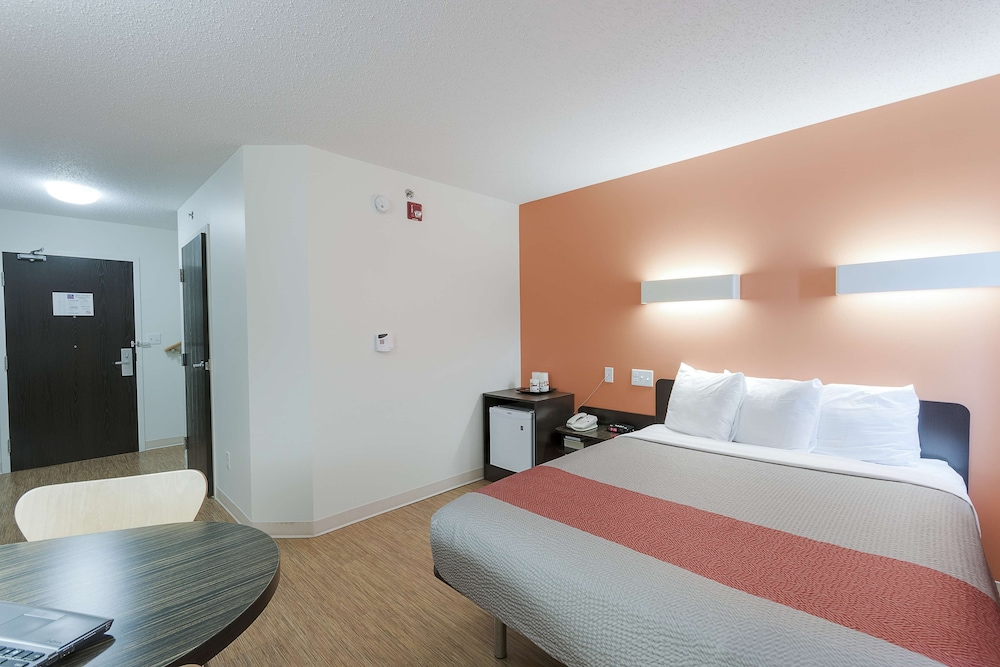Motel6 Brandon, MB 30/46