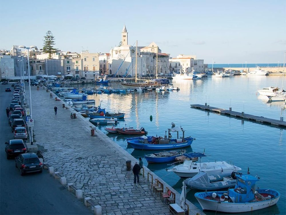 Suite Home Trani 46/50