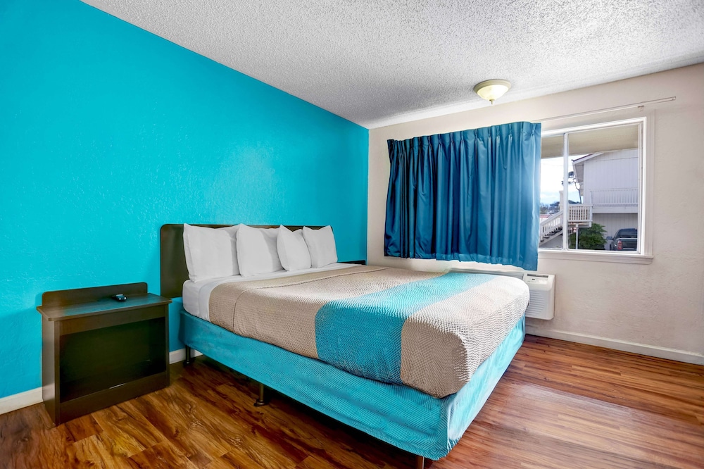 Motel6 Fort Bragg, CA 27/49