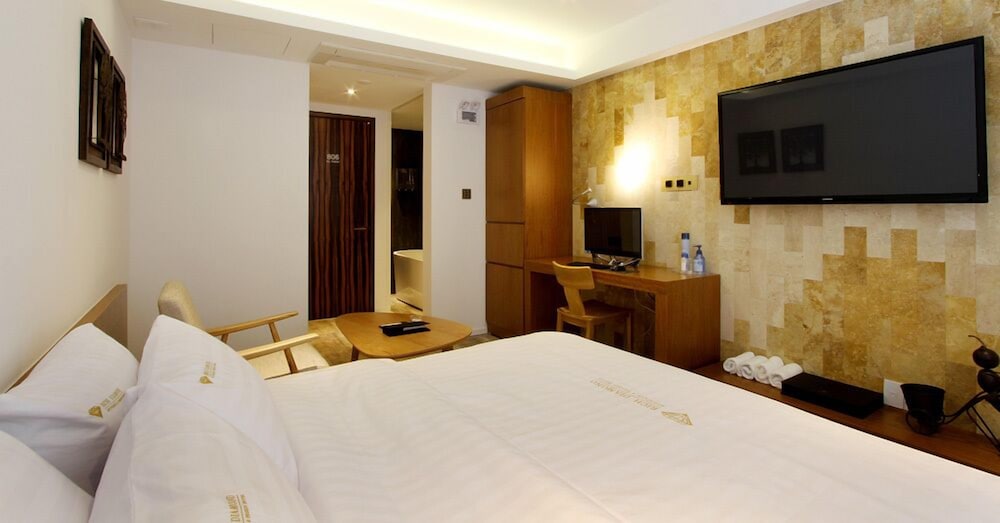 Rich Diamond Hotel 28/79